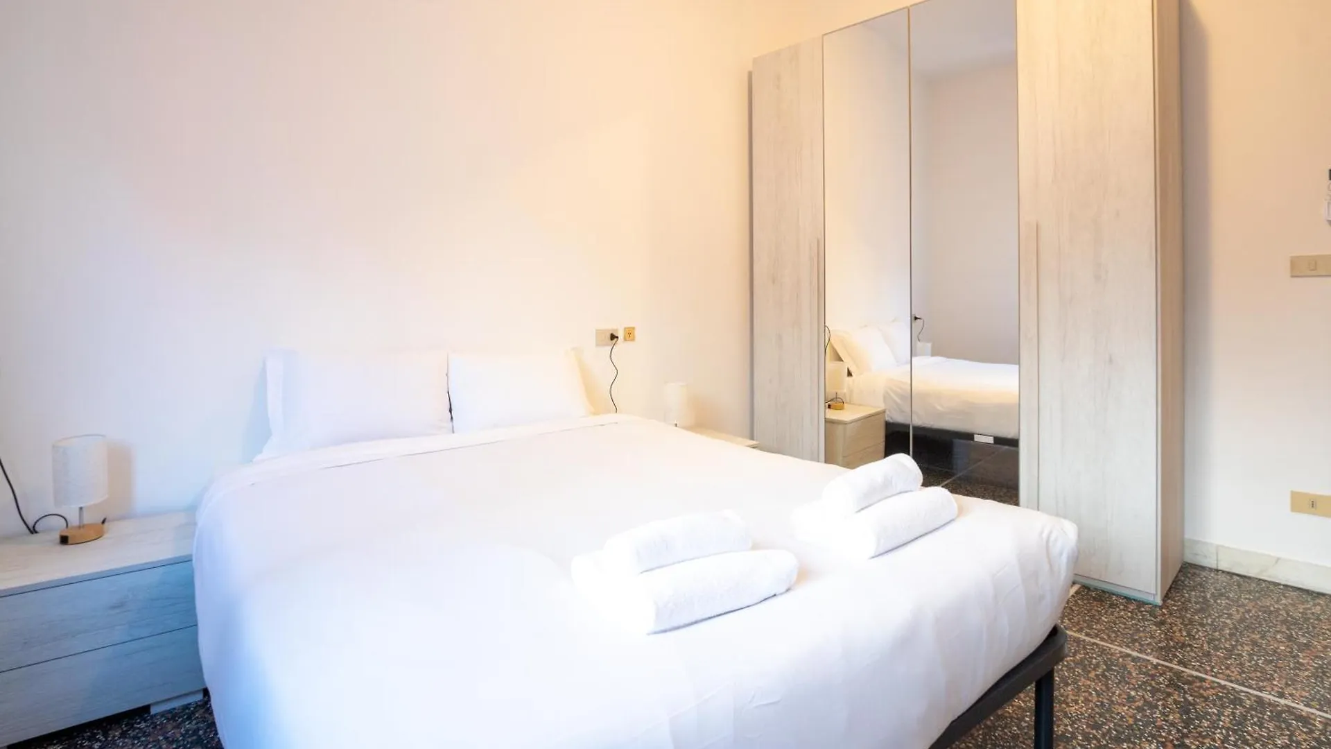 Realkasa Vicolo Otto Colonne Apartment Bologna